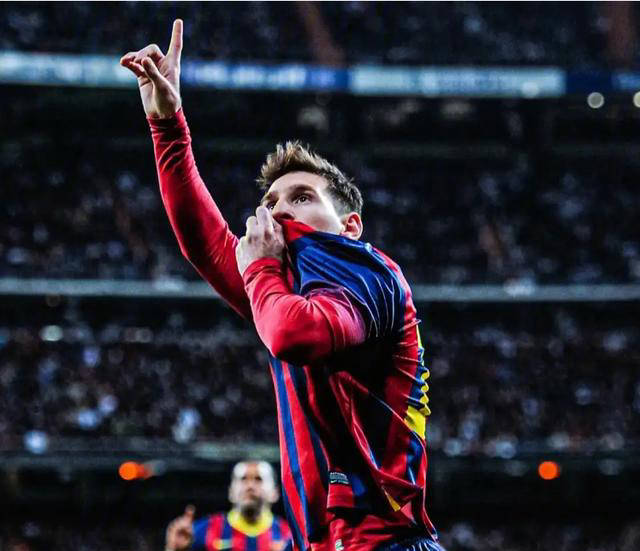 KAIYUN SPORTS梅西重返赛场，战术调整首场状态出色，巴塞罗那观众沸腾！